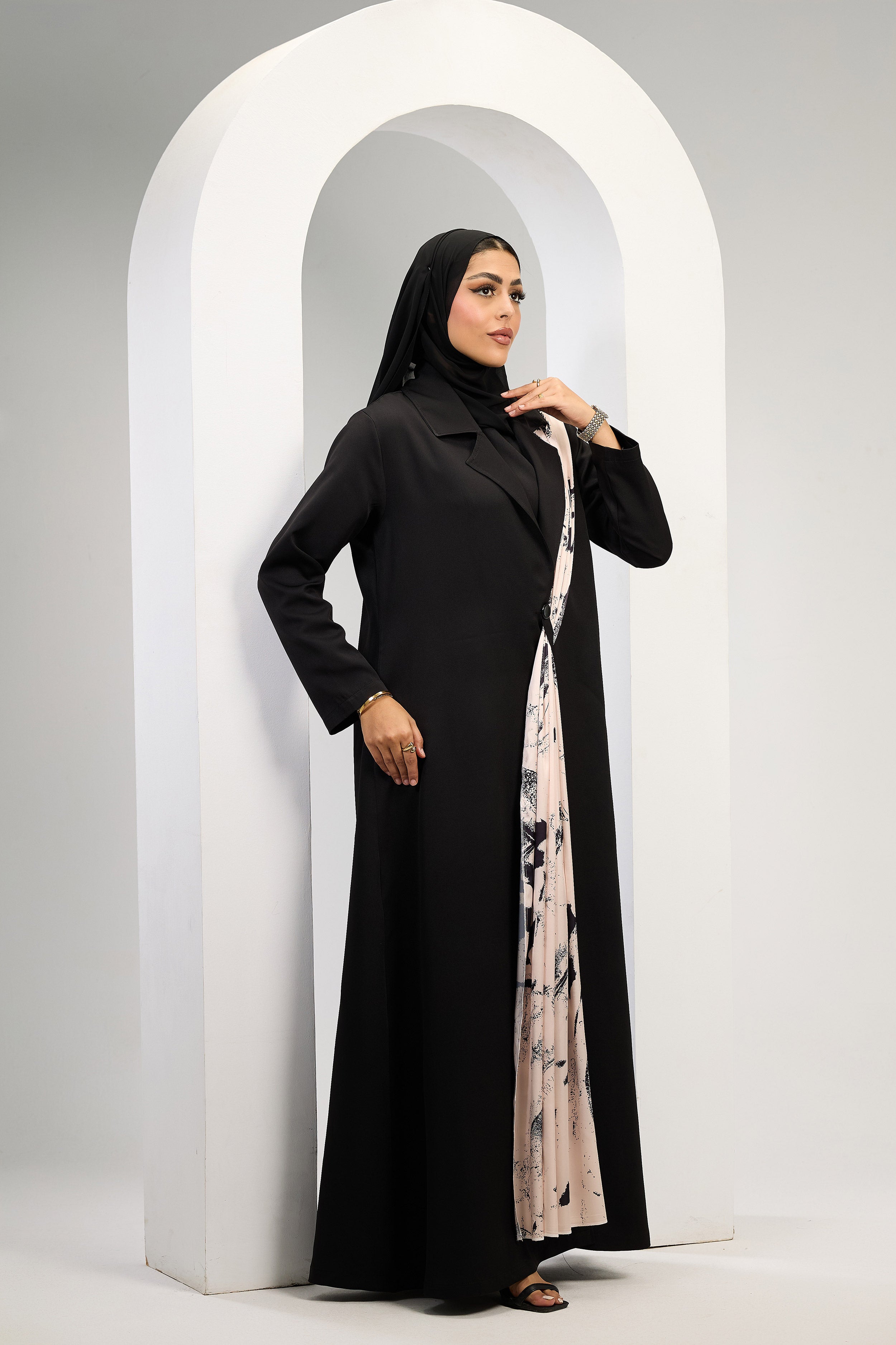 Artful Grace Abaya in Black