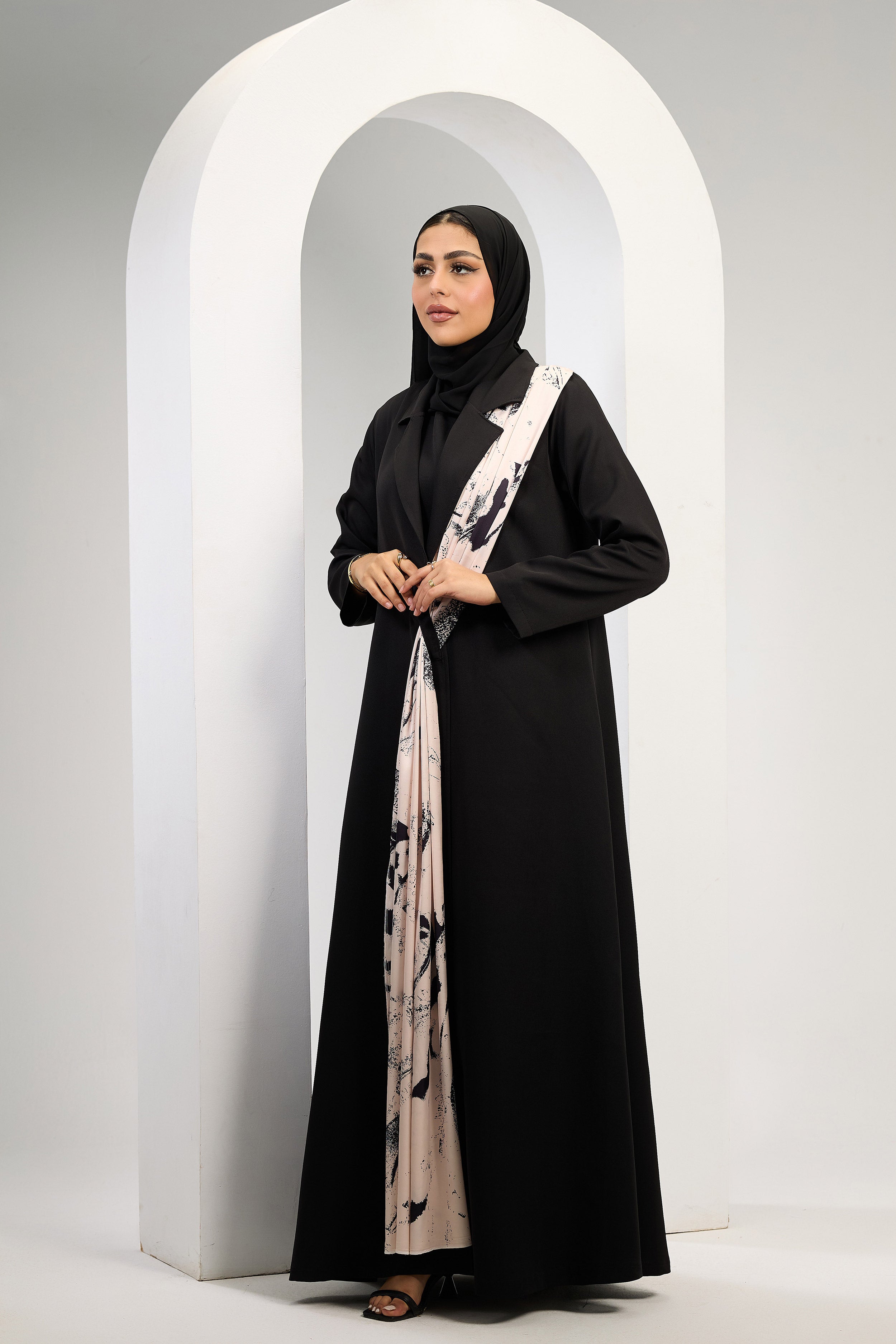 Artful Grace Abaya in Black