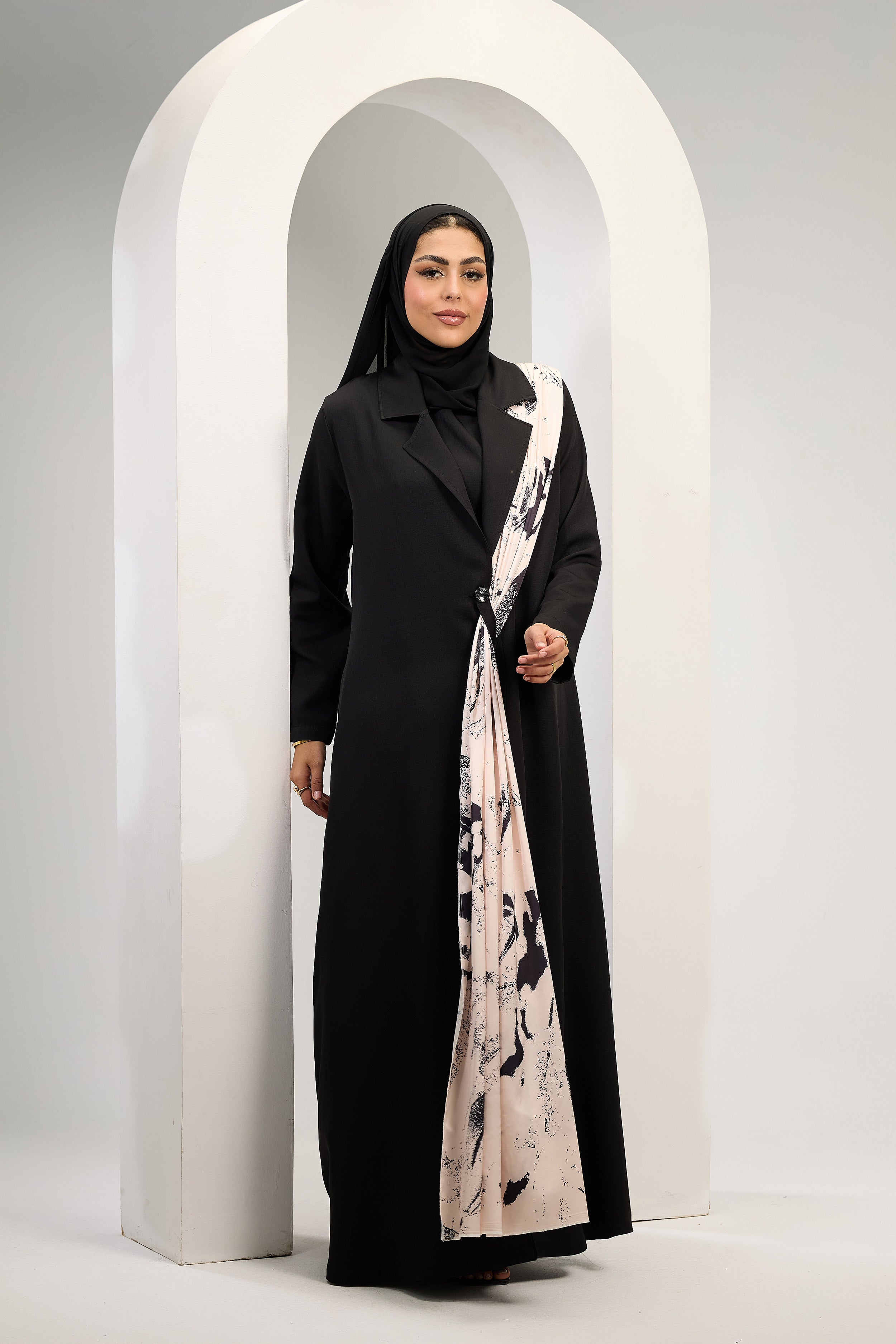 Artful Grace Abaya in Black