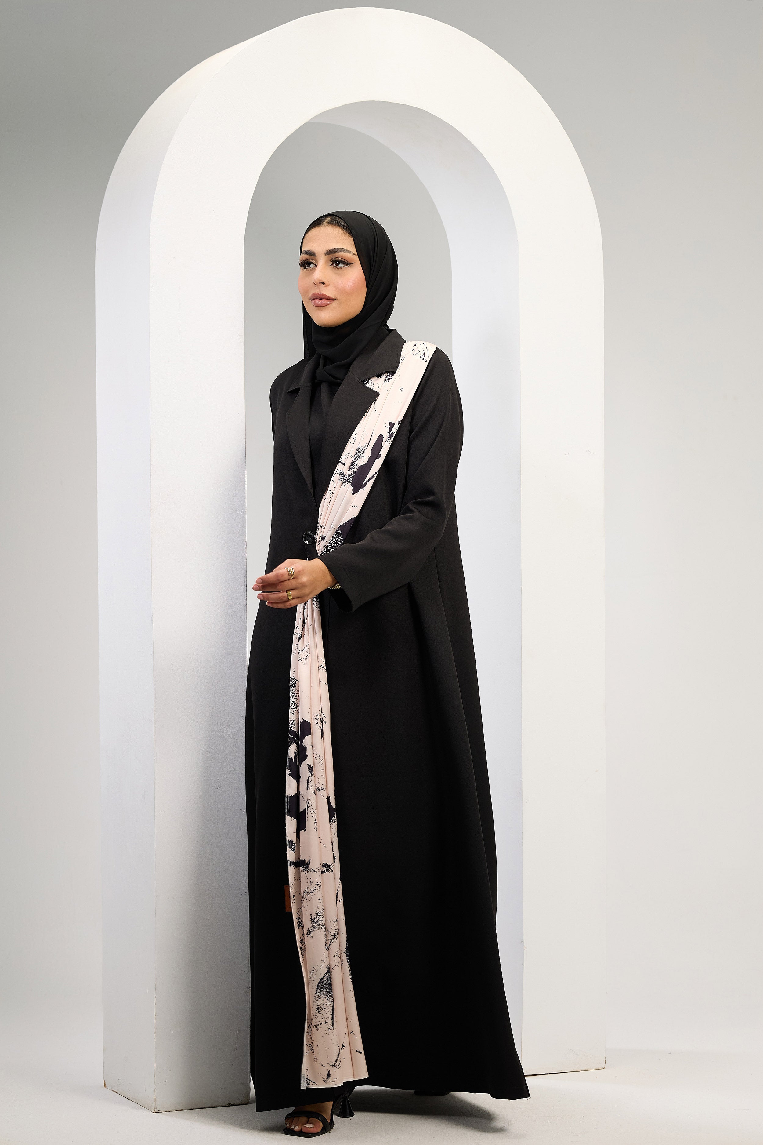 Artful Grace Abaya in Black