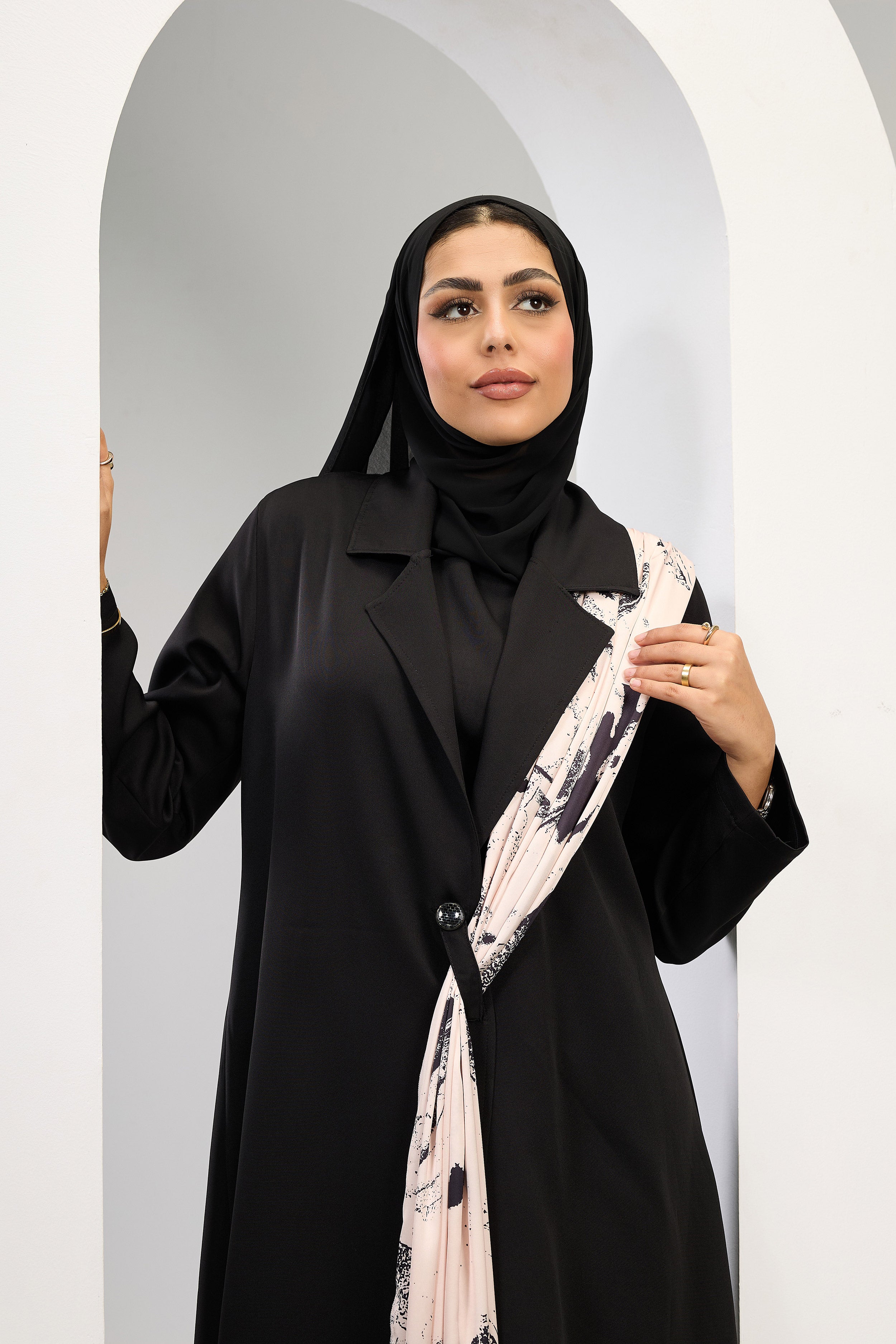 Artful Grace Abaya in Black