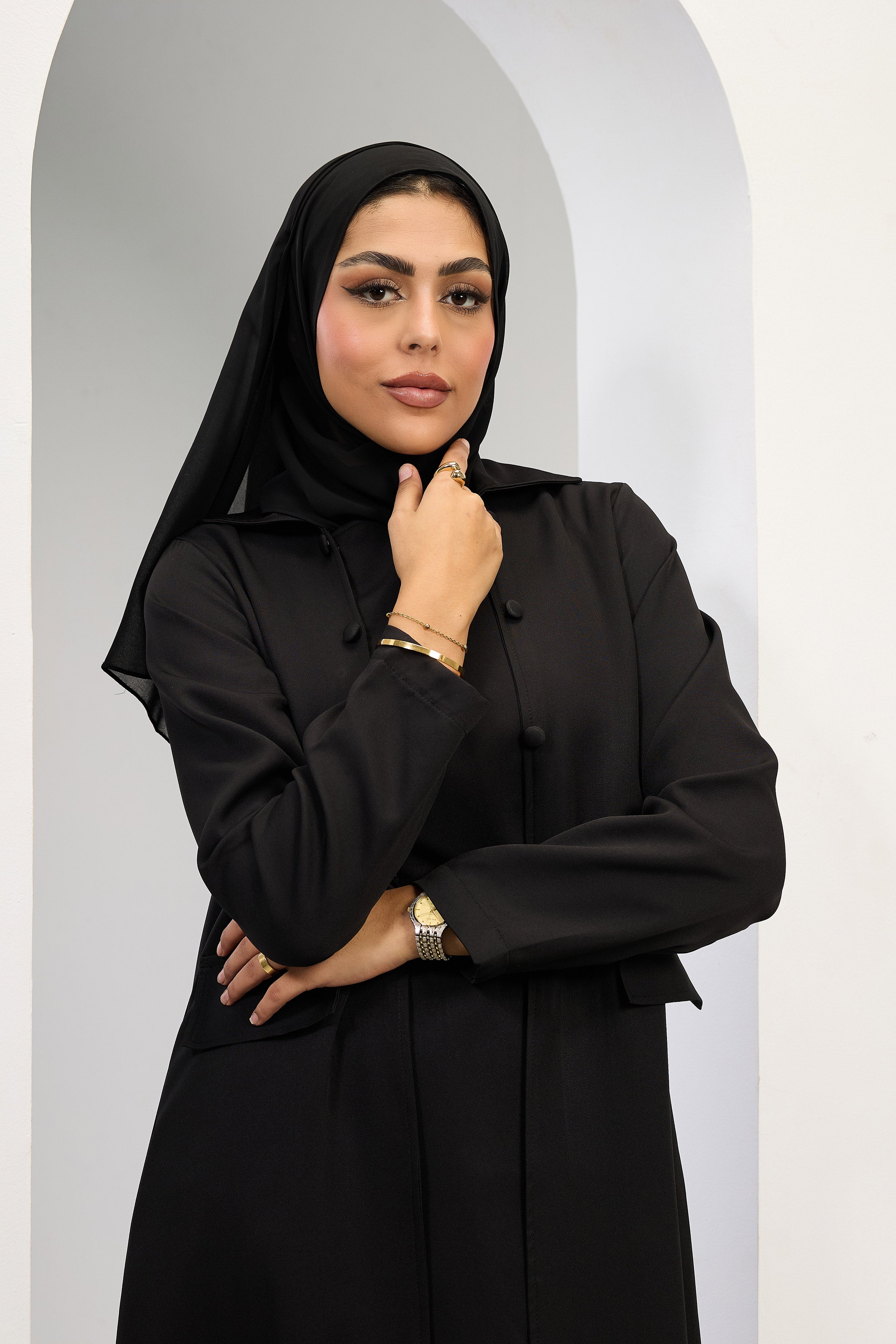 Minimal Luxe Abaya in Black