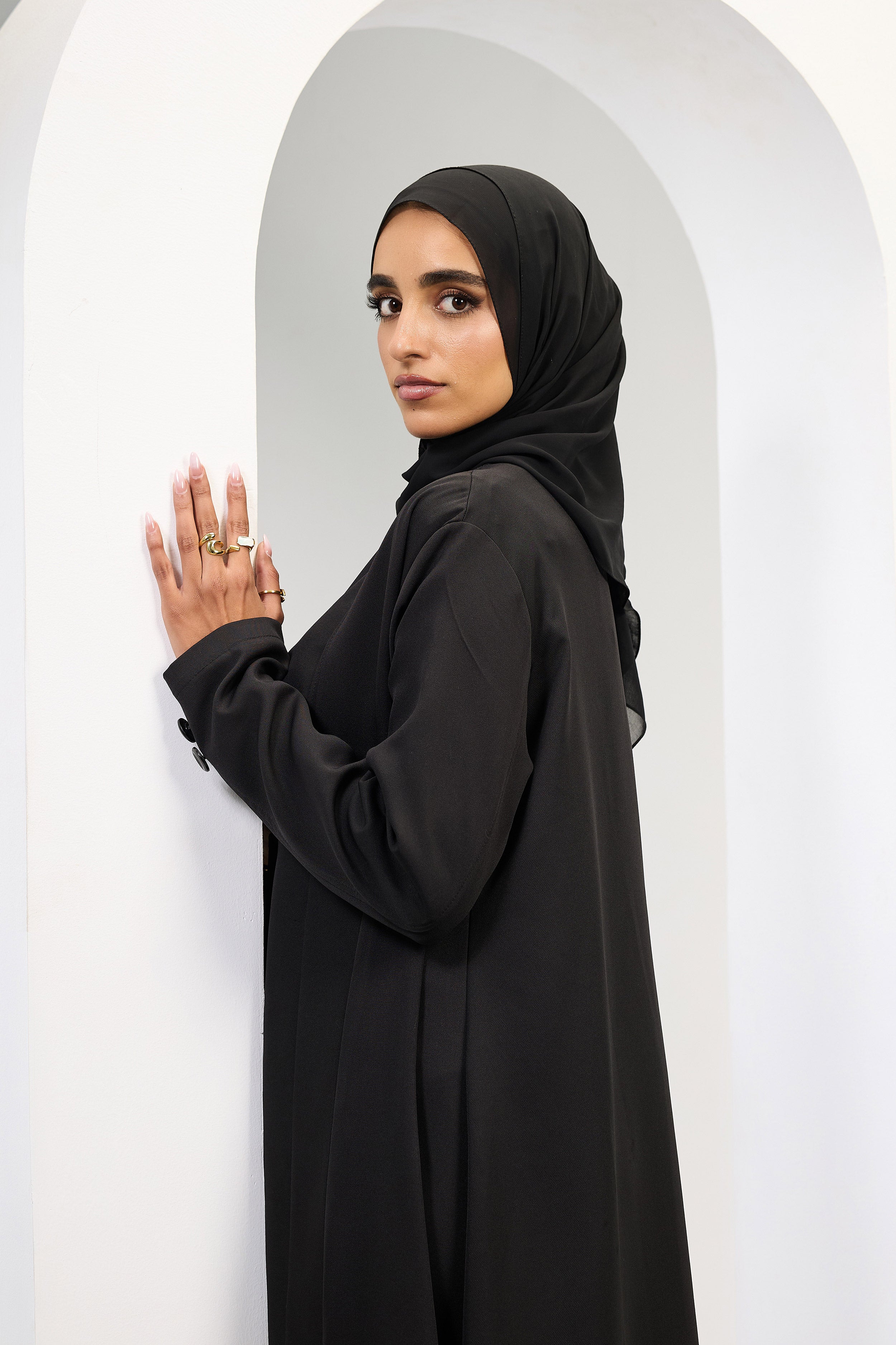 Refined Classic Abaya in Black