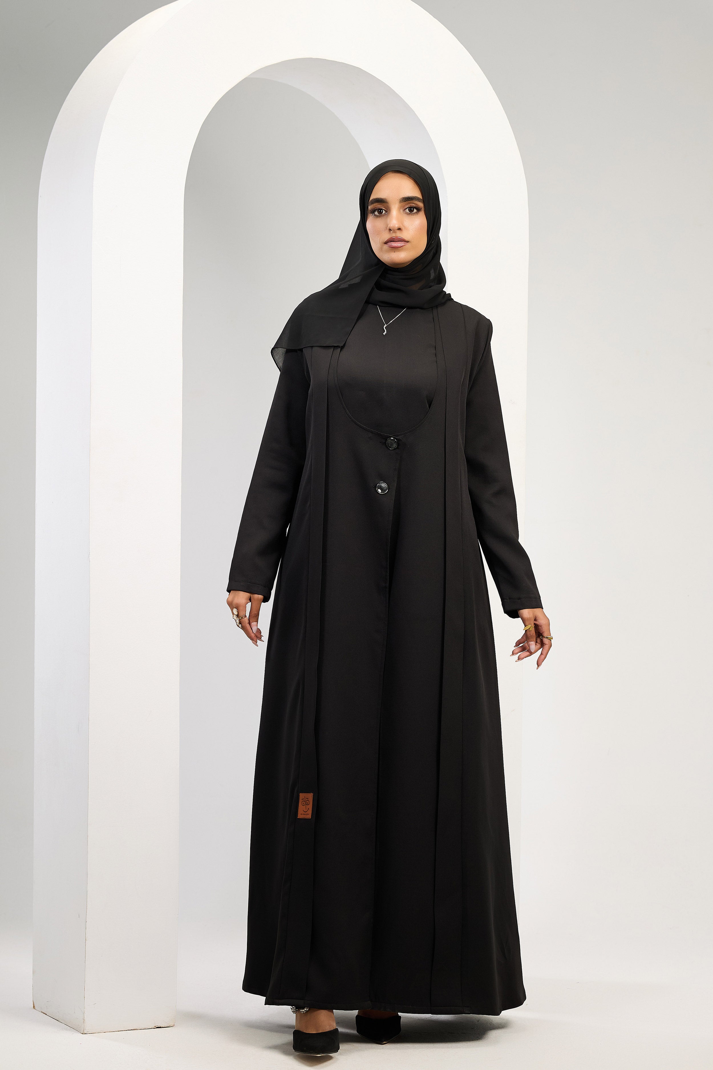 Refined Classic Abaya in Black