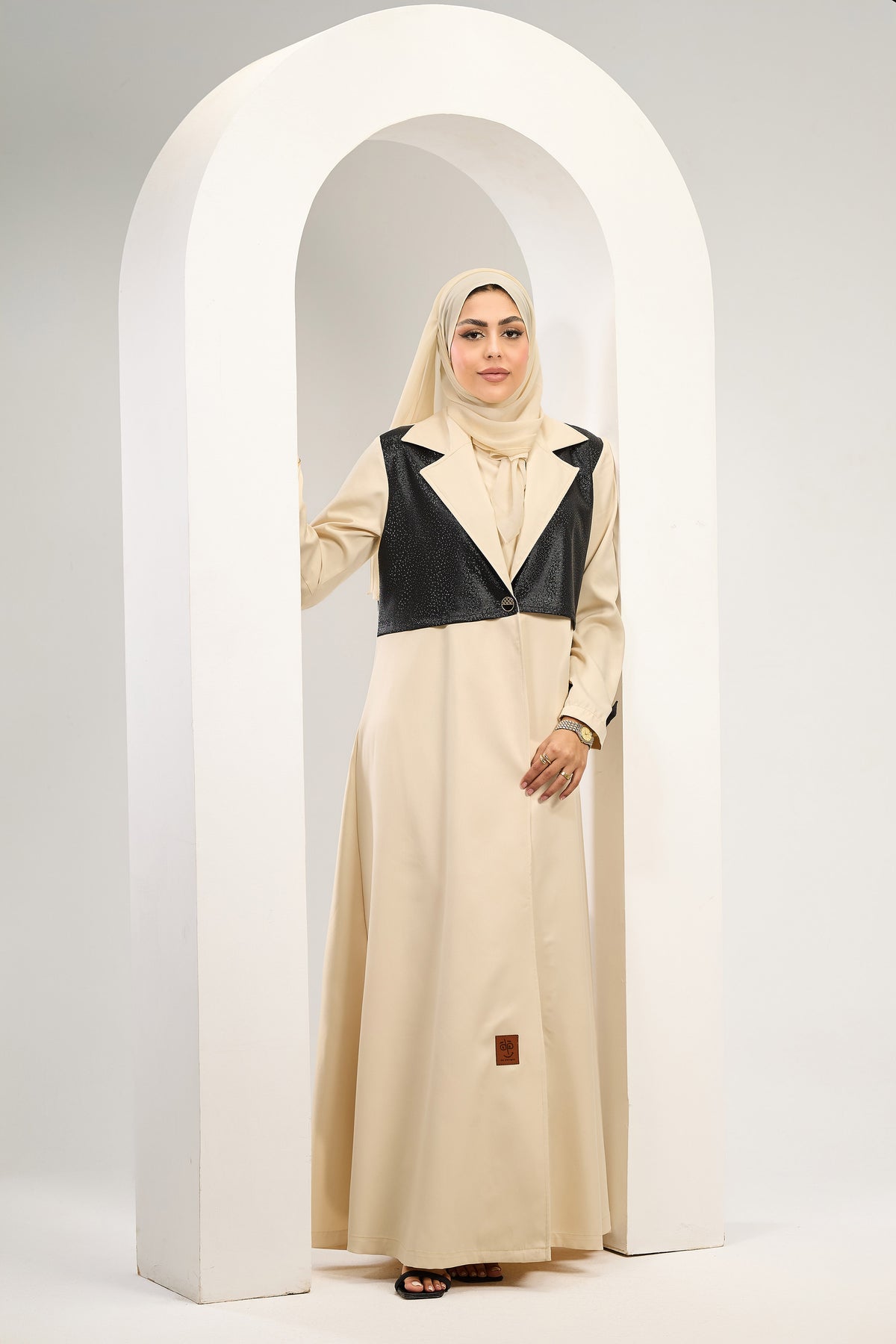 Modern Contrast Abaya in Beige