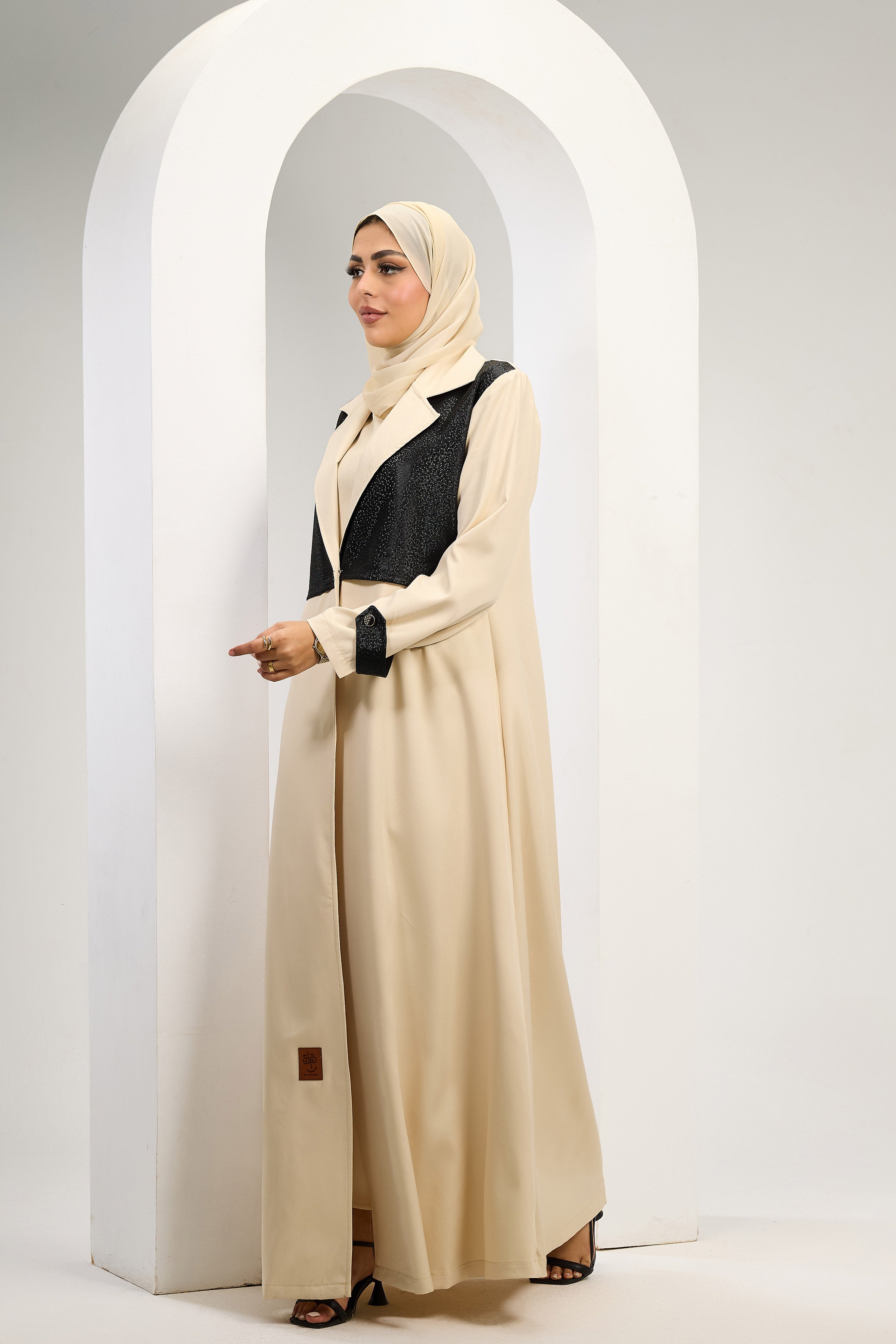 Modern Contrast Abaya in Beige